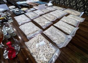 تاجر مخدرات