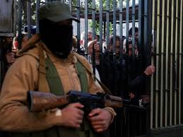 عناصر الأسد يسجلون في مراكز التسوية والمصالحة بدمشق