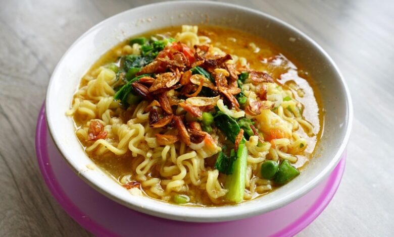 فوائد الإندومي وأضراره